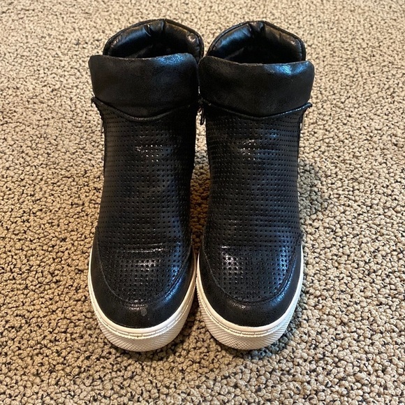 Steve Madden Black Double Zipper Wedge Bootie Size 6 in EUC - Picture 1 of 9